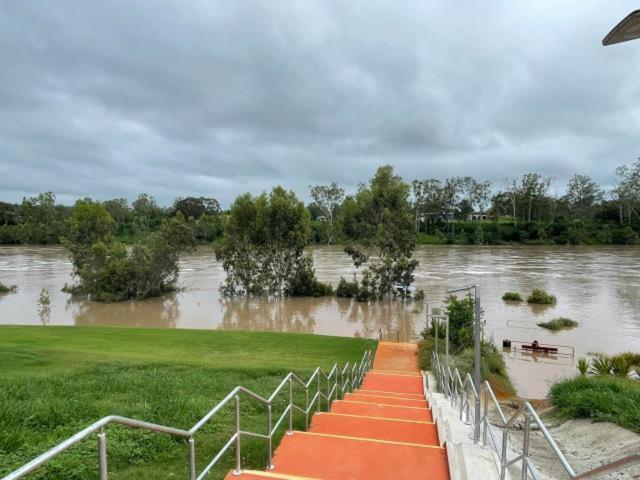 The Golden Orange Hotel Motel Gayndah Екстериор снимка